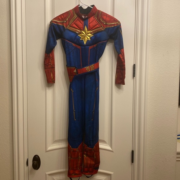 Captain Marvel costume Child size Medium - Picture 1 of 11
